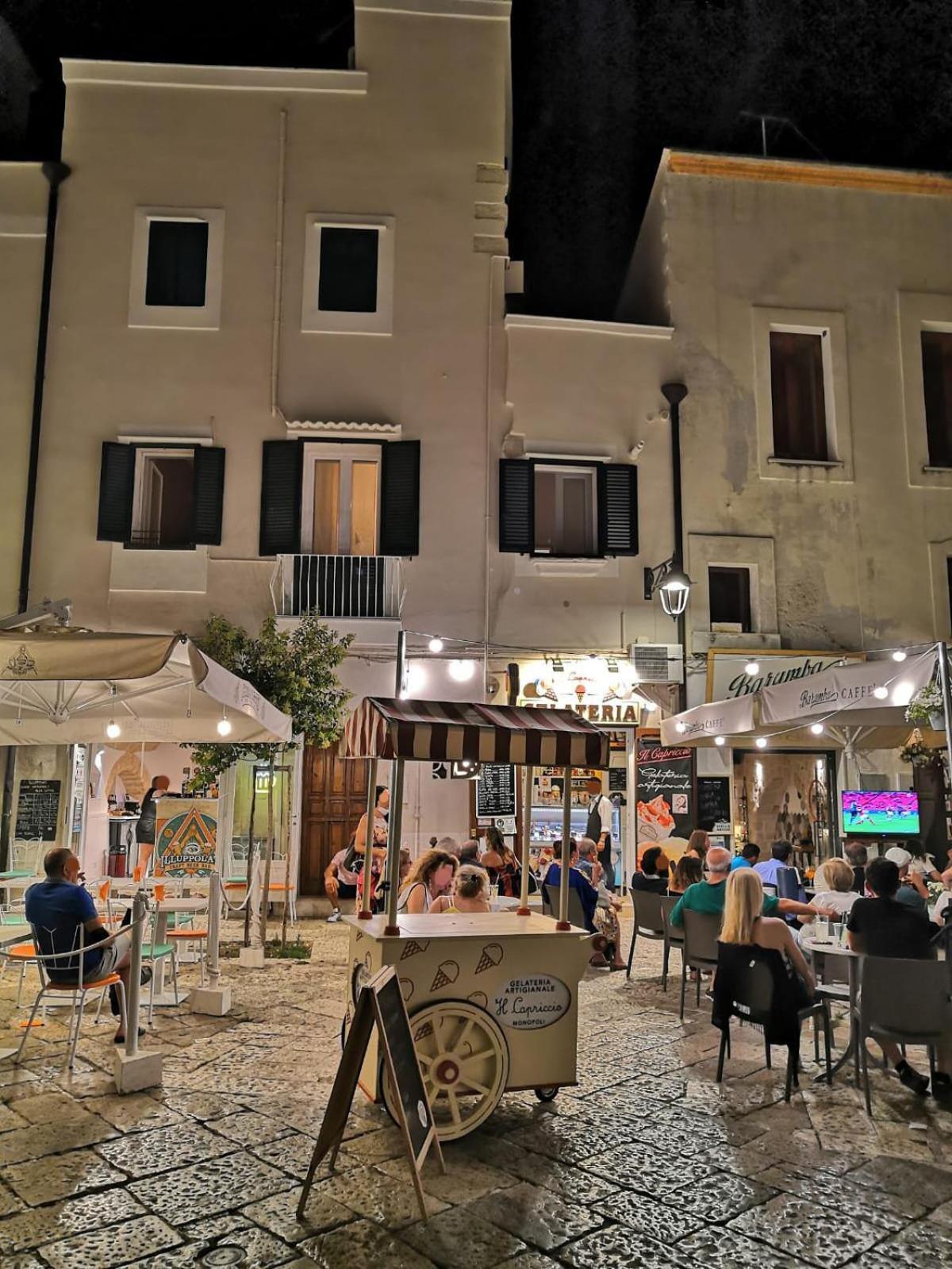 Casadria - Appartamento Nel Centro Storico Vicino Al Mare Монополи Экстерьер фото